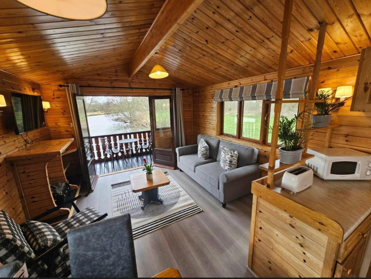 Hickling Broads Lodge Houseboat Сталъм Екстериор снимка
