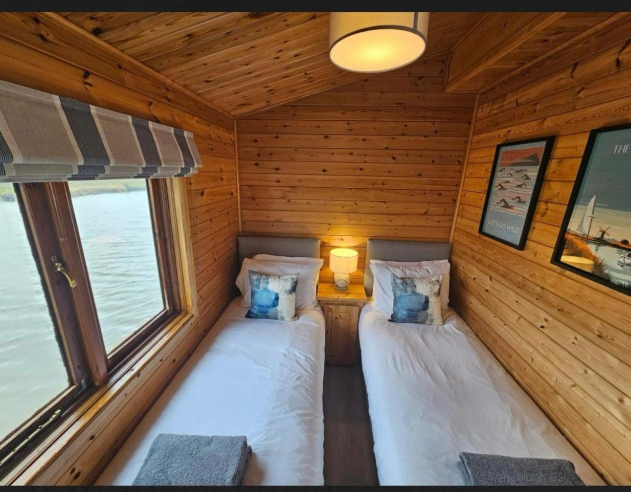 Hickling Broads Lodge Houseboat Сталъм Екстериор снимка