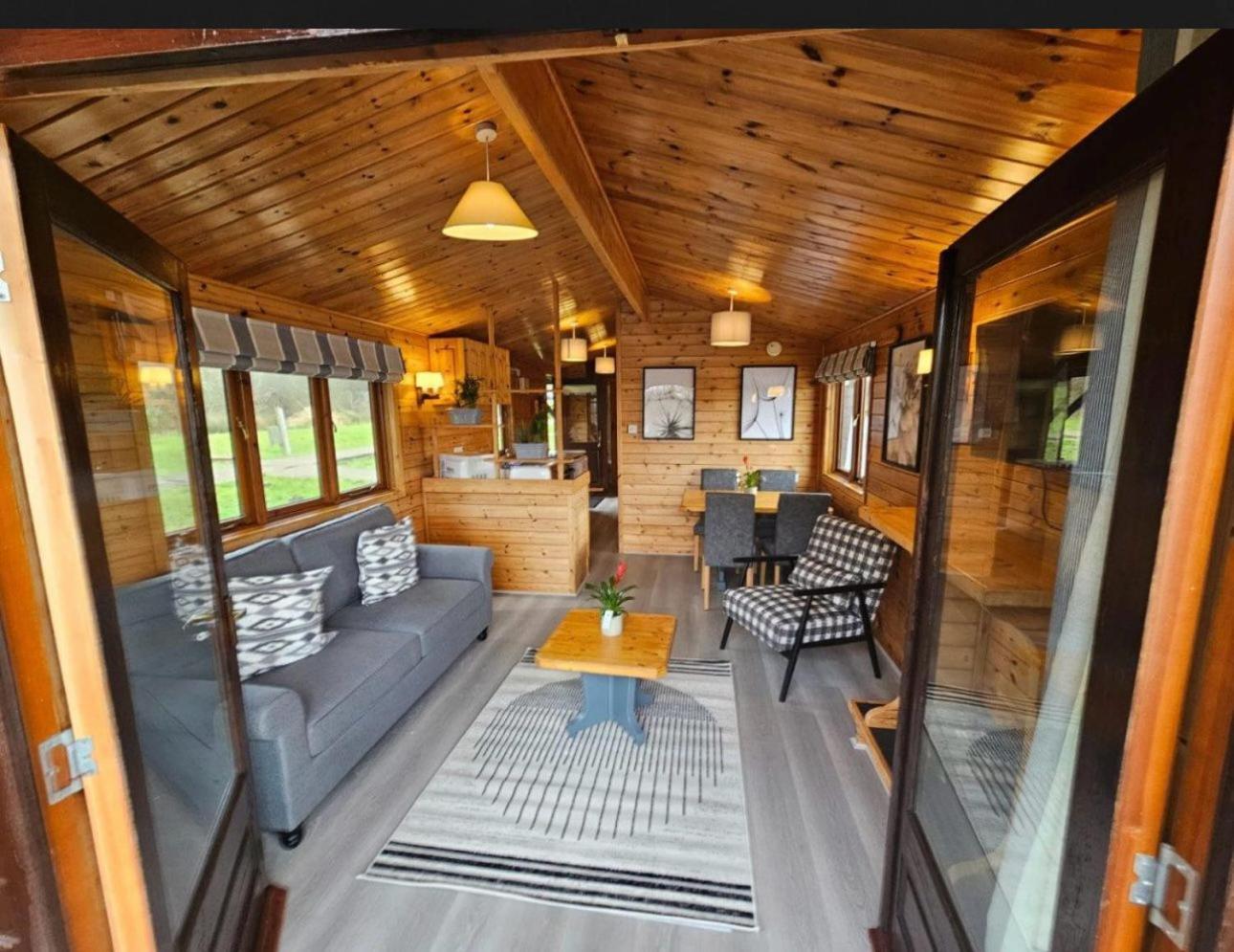 Hickling Broads Lodge Houseboat Сталъм Екстериор снимка